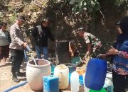 Peran Babinsa 0822/14 Bondowoso bersinergi dengan pemerintah mengatasi kesulitan Rakyat di Desa Botolinggo