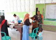 Wujud Kepedulian Babinsa Koramil 13 Sukosari Dalam Giat Pendampingan Imunisasi