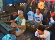 Asli Putra Daerah,Cabup NO. 2 Bambang Soekwanto Ternyata Piawai Mainkan Alat Musik Tradisional