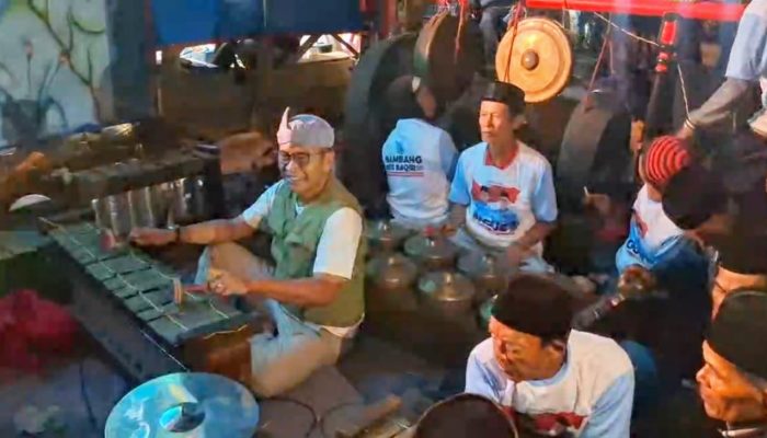 Asli Putra Daerah,Cabup NO. 2 Bambang Soekwanto Ternyata Piawai Mainkan Alat Musik Tradisional