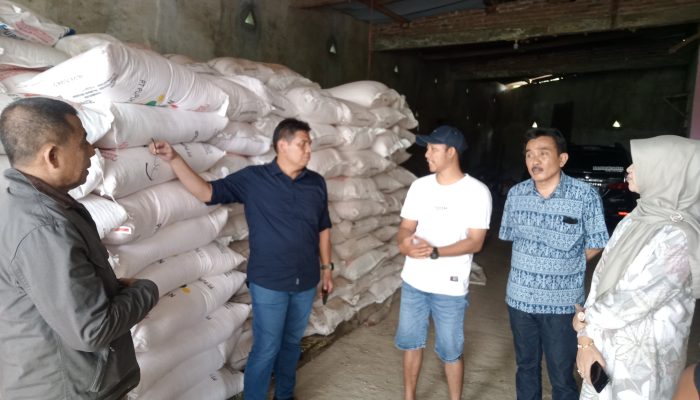 Video Keluhan Kades Bukor Viral Terkait Pupuk, Pj Bupati Bondowoso Tinjau Lokasi