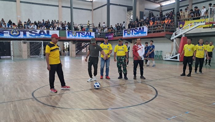 Pembukaan Futsal Antar Sekolah Oleh Dandim 0422 Lampung Barat, Begini Pesannya!
