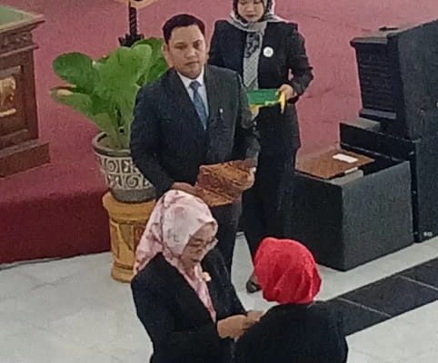 Untuk Kepentingan Rakyat, DPRD Kabupaten Lumajang Lantik PAW