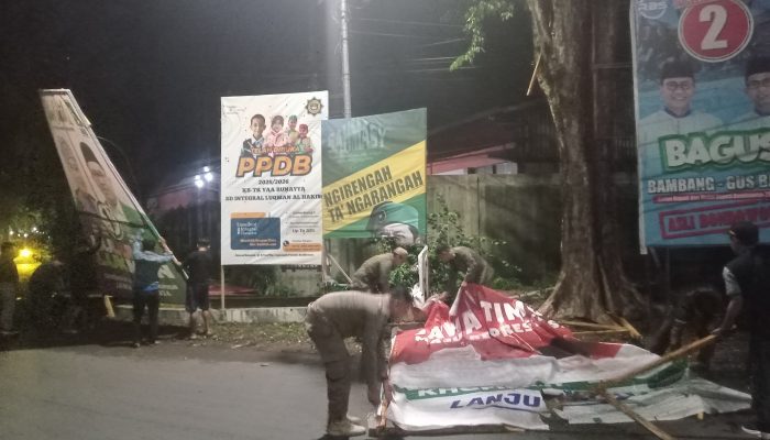 Penurunan APK oleh KPU dan Bawaslu Bondowoso, Masuk Masa Tenang