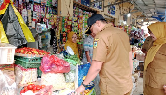 Gelar Sidak Harga Sembako, Pemkab Bondowoso Pastikan Stok Aman