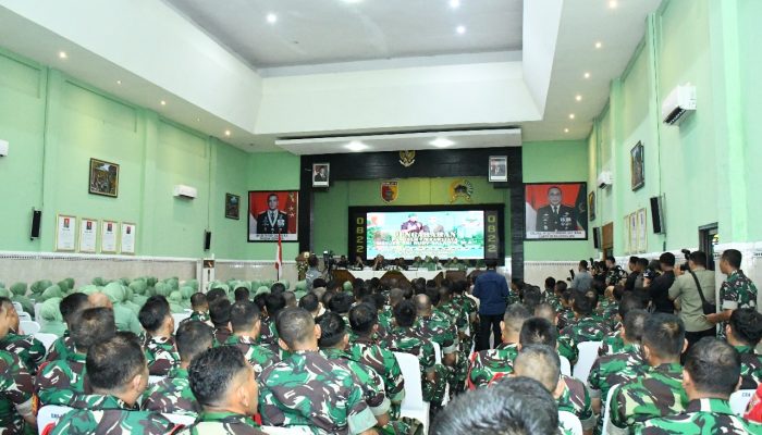 Pangdam V Brawijaya Tekan Bahaya Judol Dalam Kunker ke Kodim 0822 Bondowoso