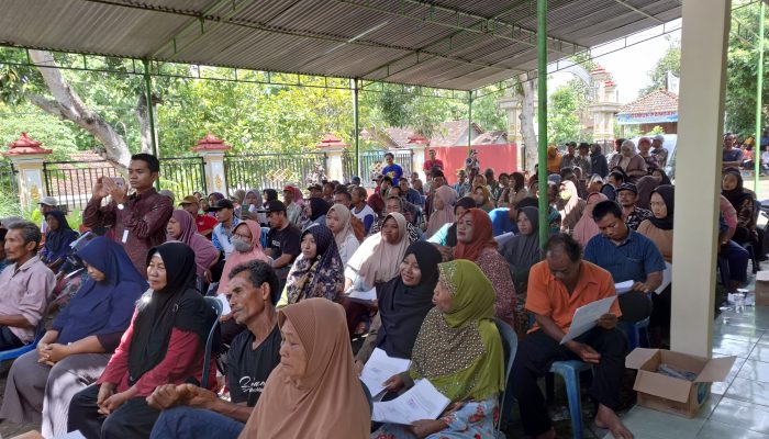 Melalui PTSL, BPN Ngawi Serahkan 397 Sertifikat Tanah