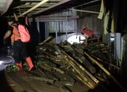 Banjir Bandang Terjang Belasan Rumah di Maesan Bondowoso