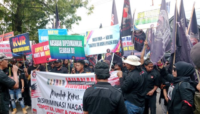Gelar Unjuk Rasa, Laskar Jahanam Tuntut Pecat Kepala BRI Unit Maesan