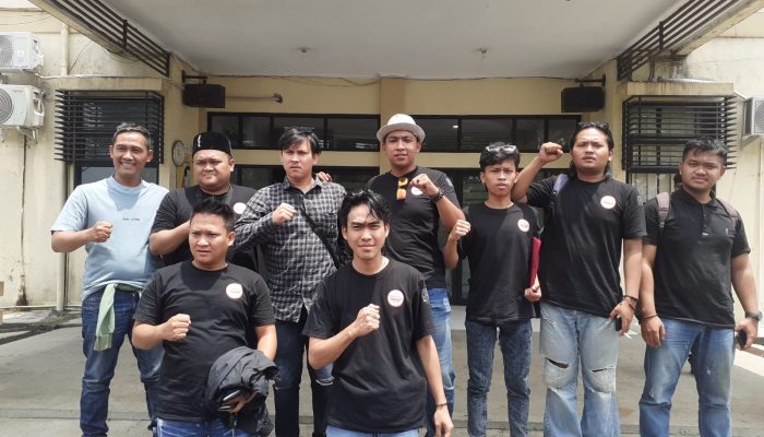 Semata Geruduk Kantor Dispendik Tasikmalaya, Ada Apa!!