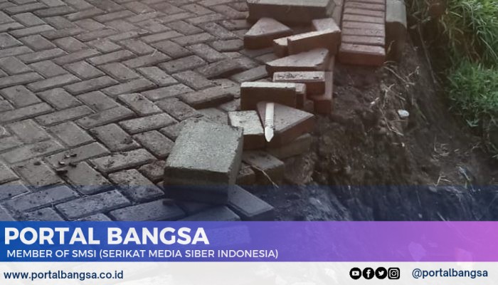Proyek Paving Block Amburadul, Tak Ada Papan Nama Hingga Tak Pakai APD
