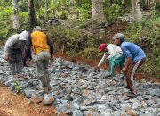Pengerasan Badan Jalan Capai 38% di TMMD ke-124 Kodim 0422/Lampung Barat