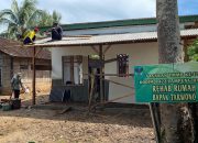 Perehaban RTLH Bapak Tarwono Capai 51 Persen, Satgas TMMD Ke-124 Kodim 0422/Lampung Barat Terus Kebut Pembangunan