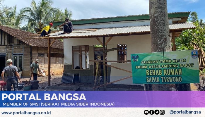 Perehaban RTLH Bapak Tarwono Capai 51 Persen, Satgas TMMD Ke-124 Kodim 0422/Lampung Barat Terus Kebut Pembangunan