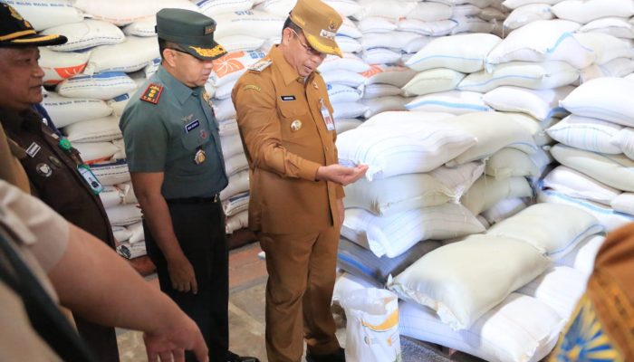 Wali Kota Probolinggo Launching Penyaluran Beras untuk 17.132 Keluarga Penerima Manfaat