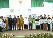 Pemkab Bondowoso Serahkan Bantuan BPPDGS Tahun Anggaran 2025.