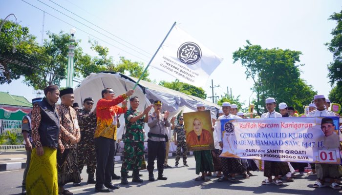 Wali Kota dr. H Aminuddin Lepas Ribuan Santri Kirab Maulid Kubro.