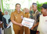 Wali Kota Probolinggo Buka Usaha Dengan Gelontorkan BLT DBHCHT TAHAP I Kepada 3.708 Warga.