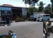 Adu Banteng dengan Ambulans di Pertigaan Alun-alun Nangkaan Bondowoso, Pemotor Terluka