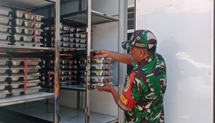 Babinsa Turut Mengawal, SPPG Dabasah Tetap Distribusikan MBG Meski Hari Libur