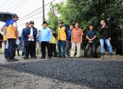 Emil Dardak Tinjau Langsung Jalan Rusak di Jombang, Perbaikan Dipercepat