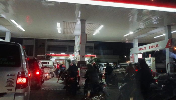Isu Kenaikan BBM Picu Antrean Panjang di SPBU Wilayah Jombang