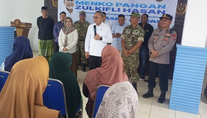 MENKO PANGAN RI ZULKIFLI HASAN SAPA WARGA MOJOAGUNG JOMBANG, SOSIALISASIKAN KETAHANAN PANGAN