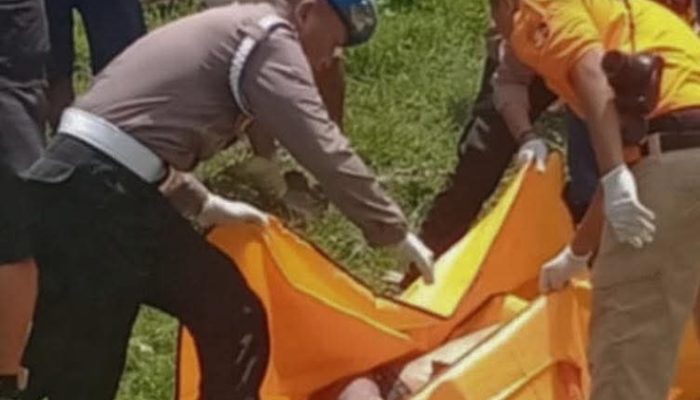 Mayat Pria Tanpa Identitas Ditemukan Tersangkut di Saluran Irigasi Megaluh Jombang