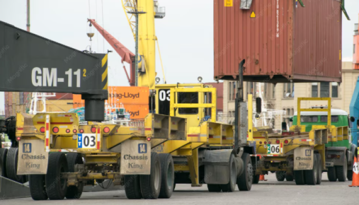 Ekspedisi Surabaya Samarinda via Laut untuk Pengiriman Sparepart Alat Berat